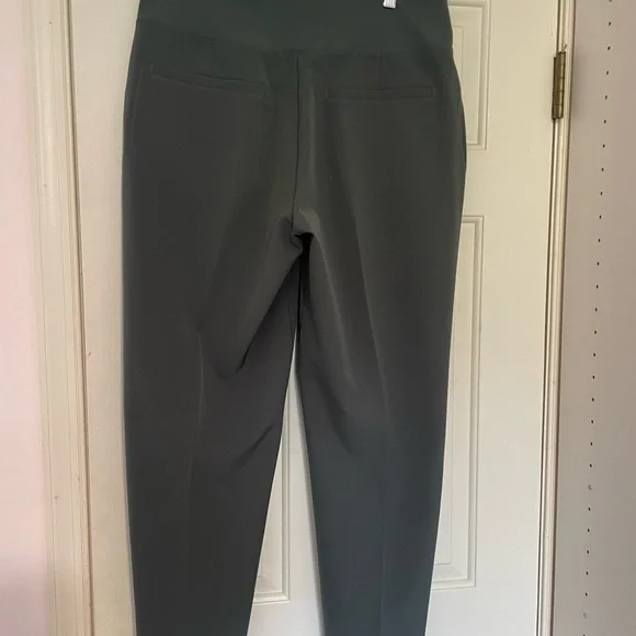 ATHLETA Women’s Endless Pant in Bali Green Straight Leg Ankle #533636-02 Size 14 - Picture 4 of 8